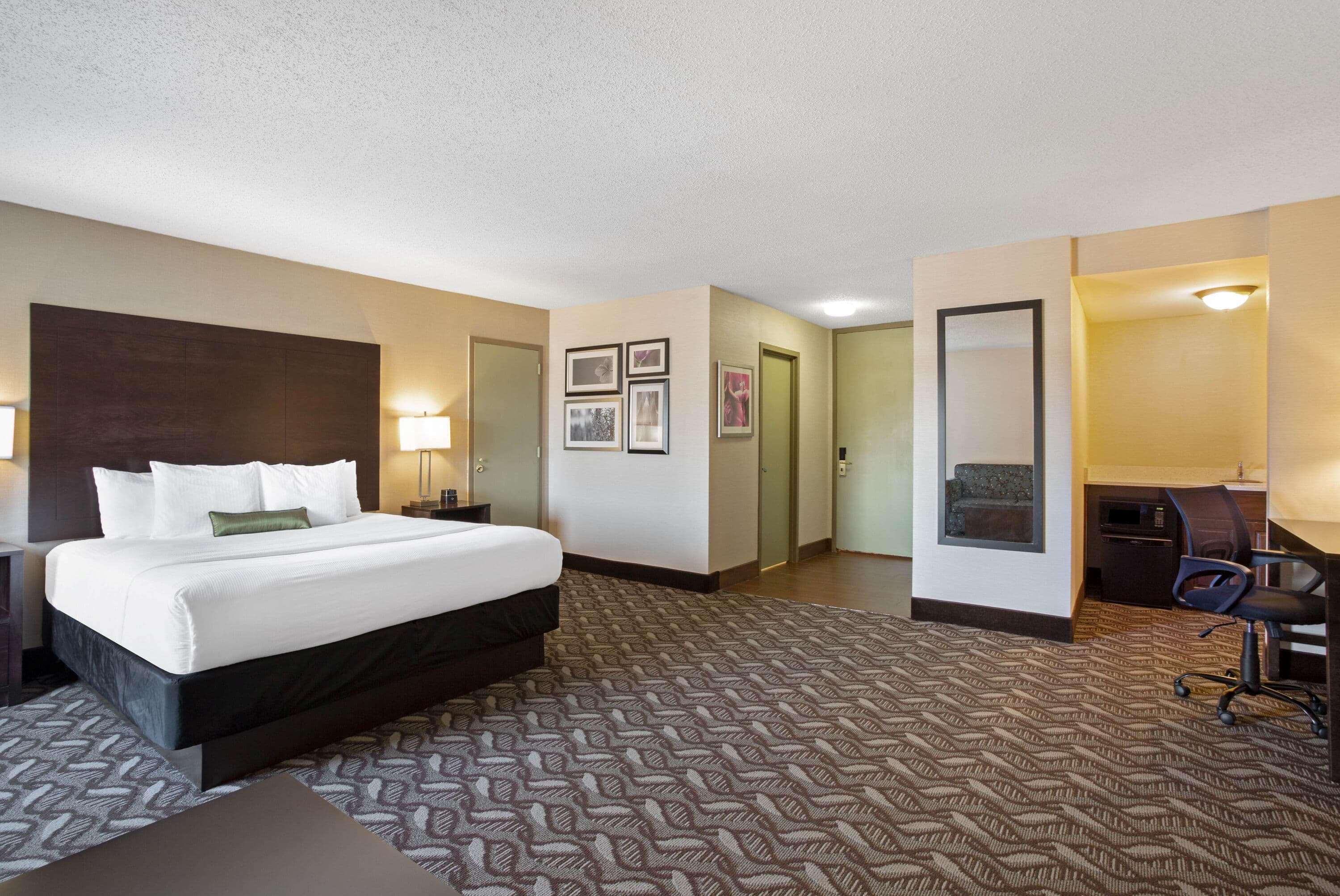 La Quinta By Wyndham Springfield Hotel Exterior foto