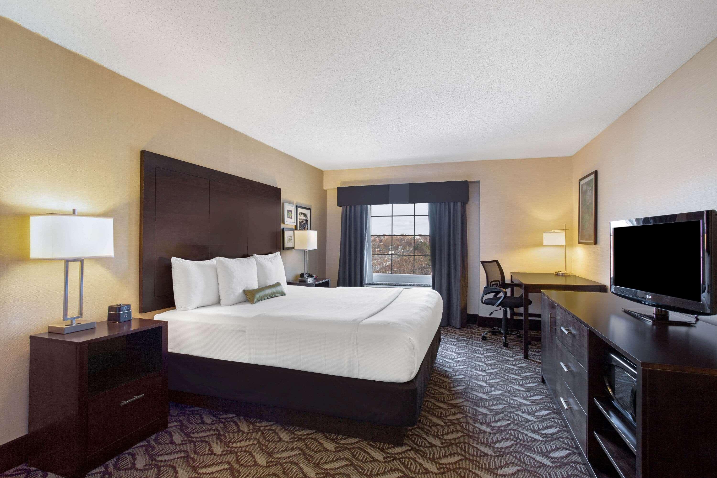 La Quinta By Wyndham Springfield Hotel Exterior foto
