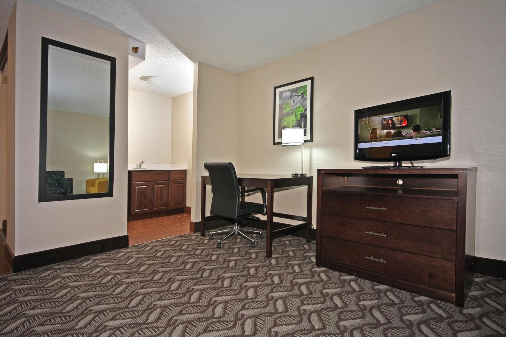 La Quinta By Wyndham Springfield Hotel Exterior foto