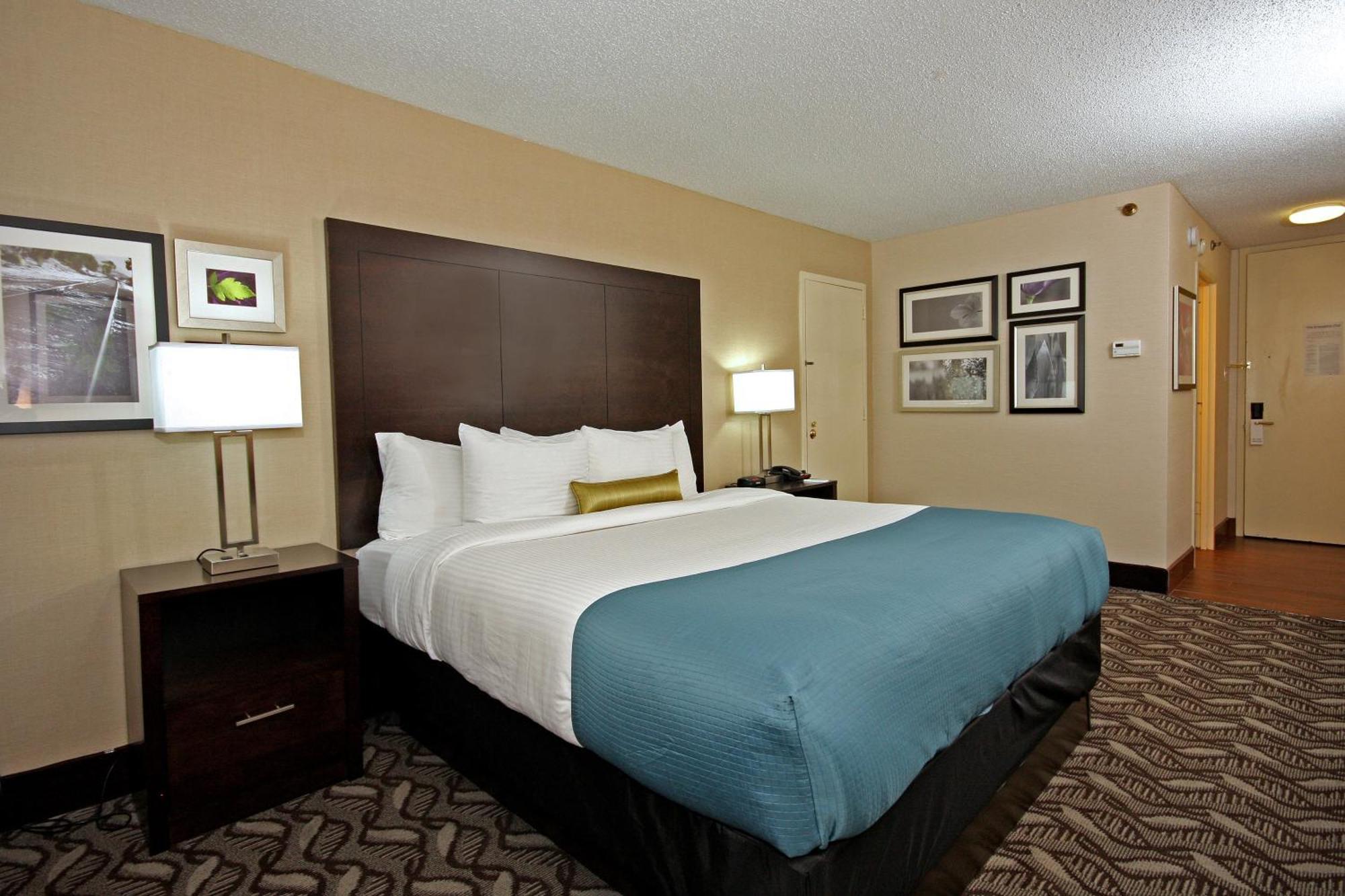 La Quinta By Wyndham Springfield Hotel Exterior foto